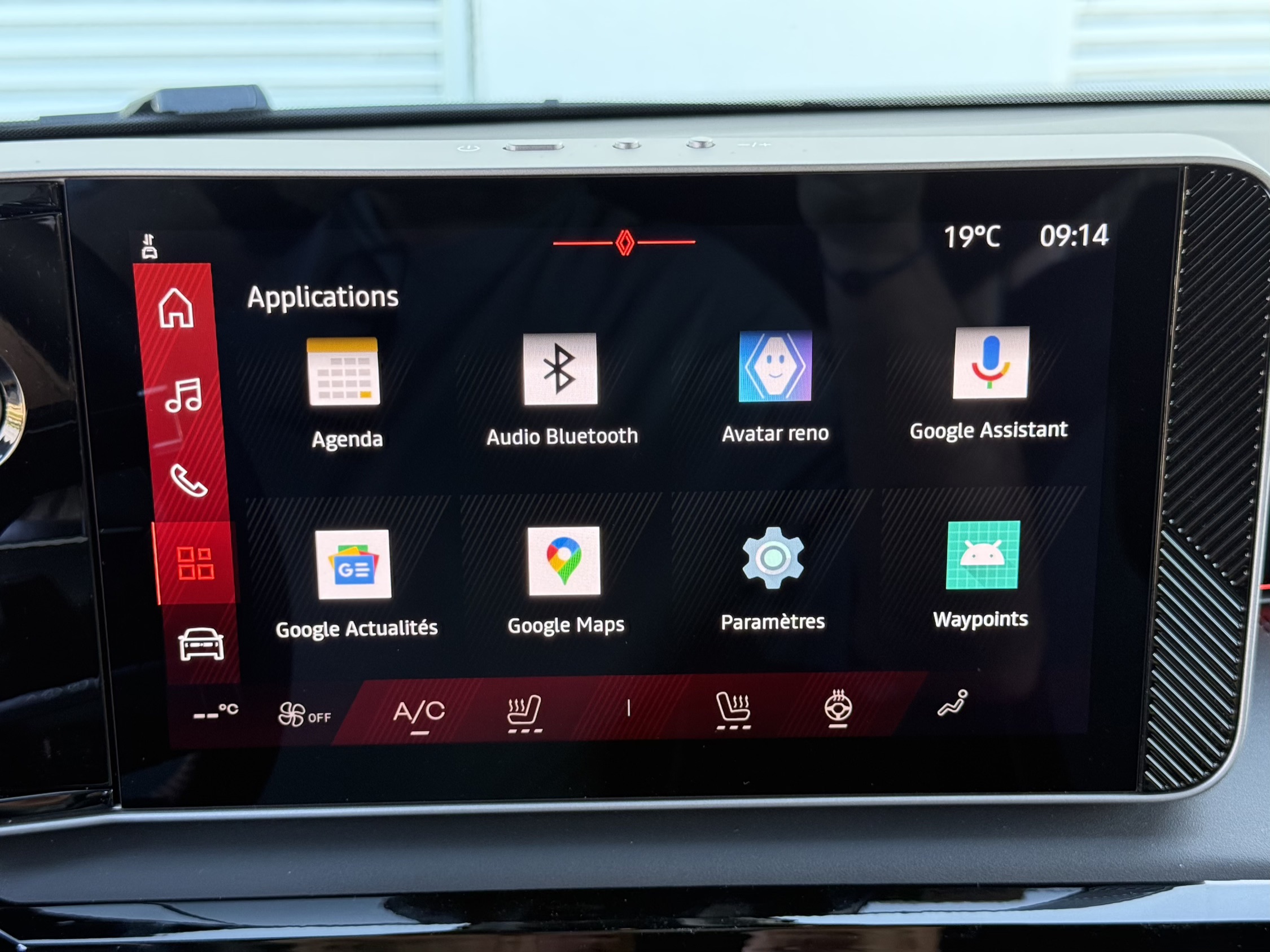 Détail de l'interface Open RLiink de la Renault 4 eTech