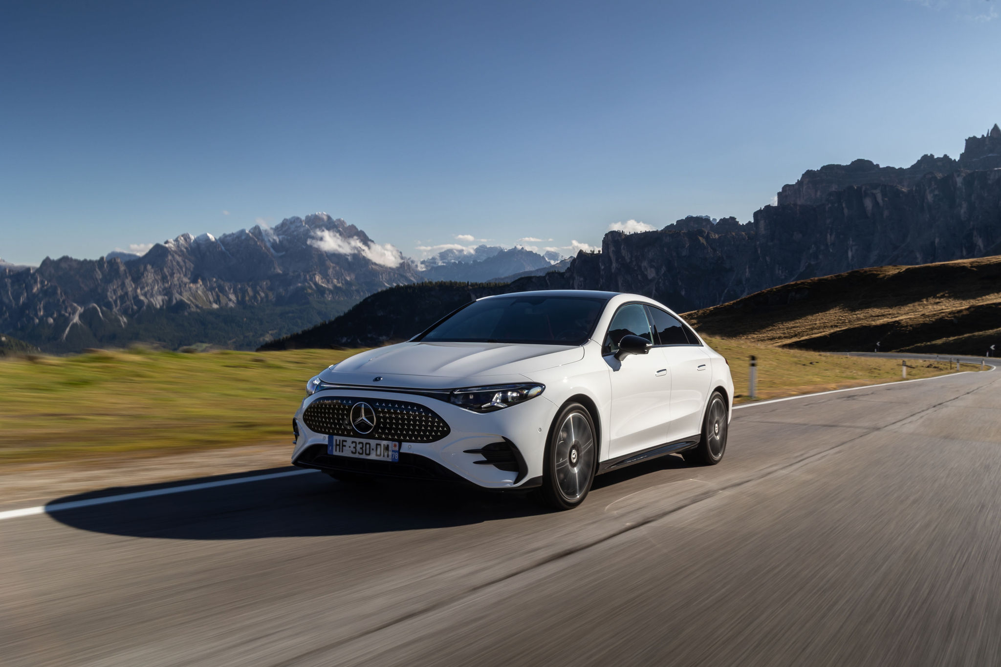 Mercedes CLA 250+ 2025 de couleur blanche